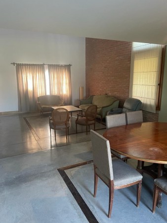 Casa en alquiler en barrio abierto Las Tardes, Roldan.